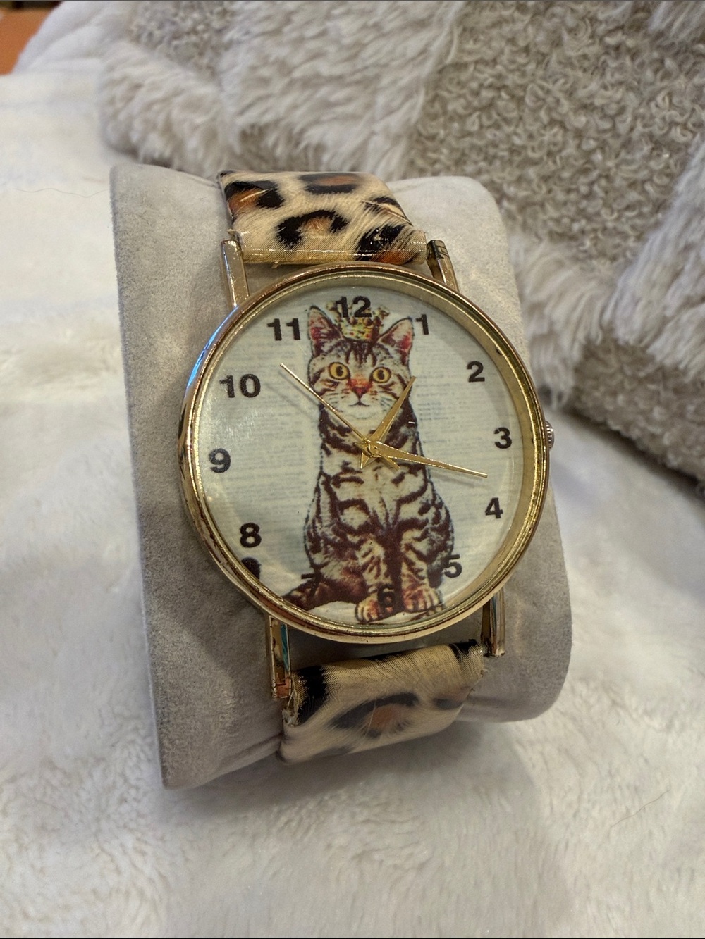 Vintage 90s Tabby Cat Leopard Print Strap Watch - Gold Tone
